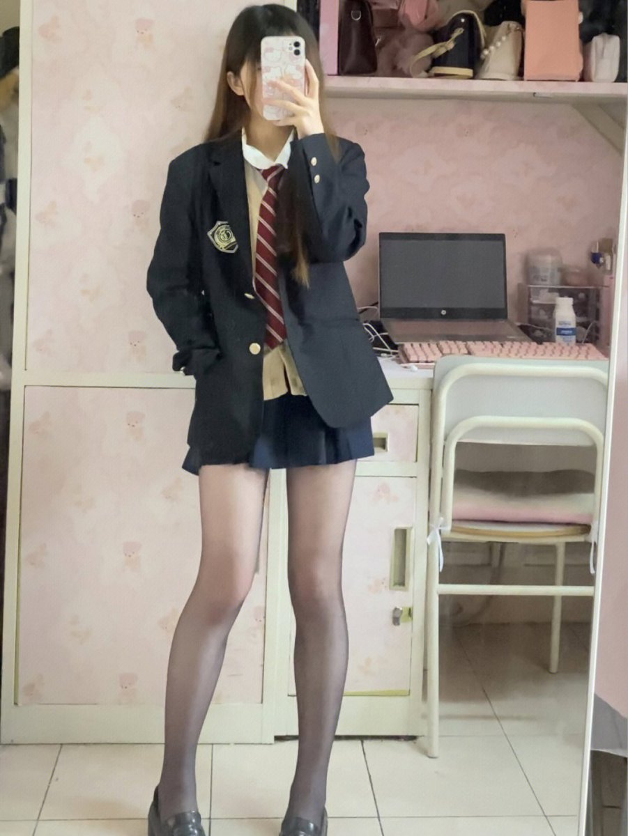 ryuazusa06's tweet photo. 学姐 #jk #黑丝 https://t.co/ZN8AwKlOcP