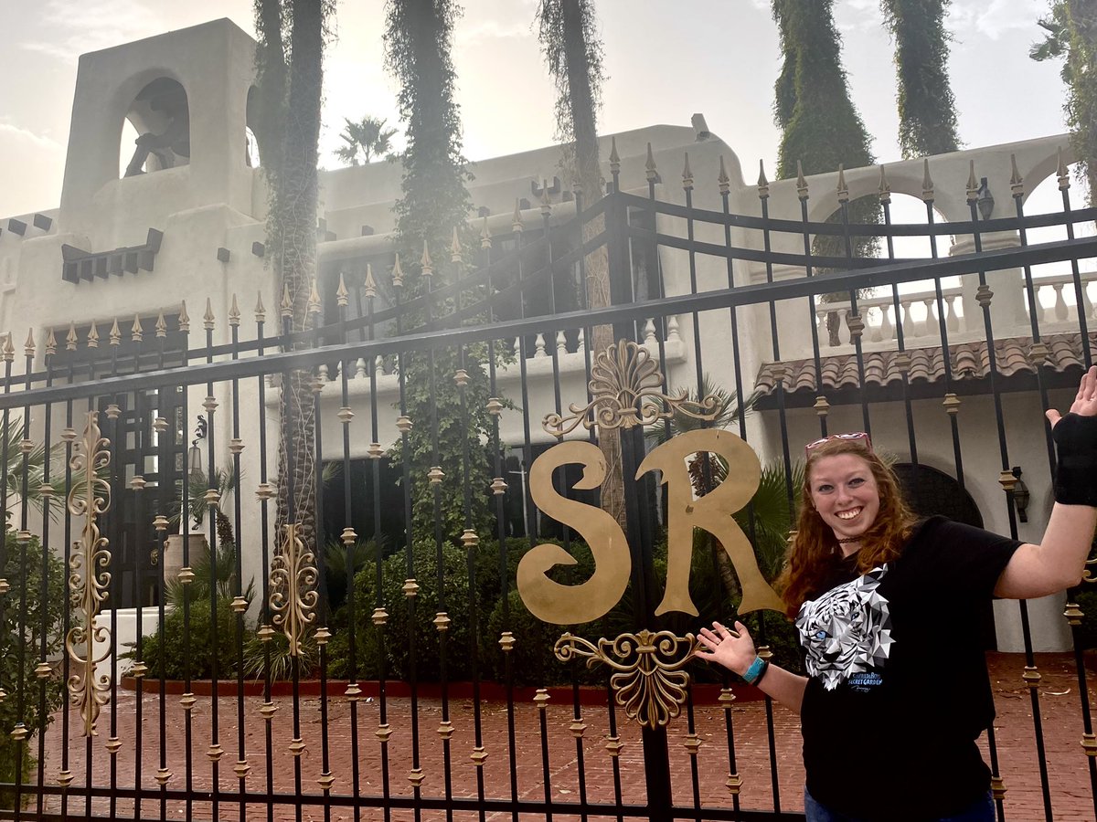 OUTATIME_RP's tweet photo. Today’s Vegas Plans: 

-Find S&amp;R’s Jungle Palace ✅

-Find Siegfried’s Grave at Palm Downtown Cemetery ❌ https://t.co/sz7LckmgTx