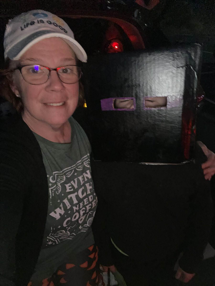 JessicaTurgeon's tweet photo. More trunk or treat https://t.co/1RX1Ysbh1s