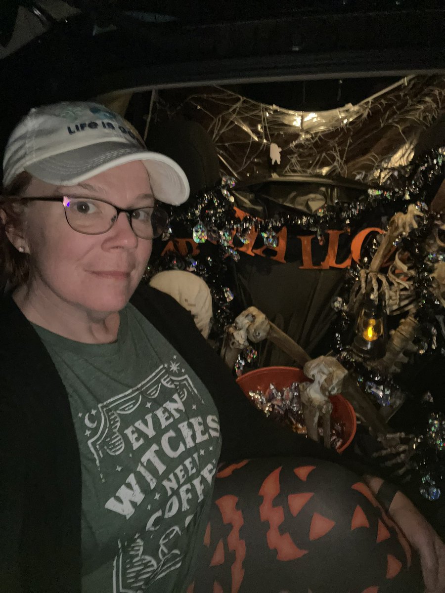 JessicaTurgeon's tweet photo. More trunk or treat https://t.co/1RX1Ysbh1s