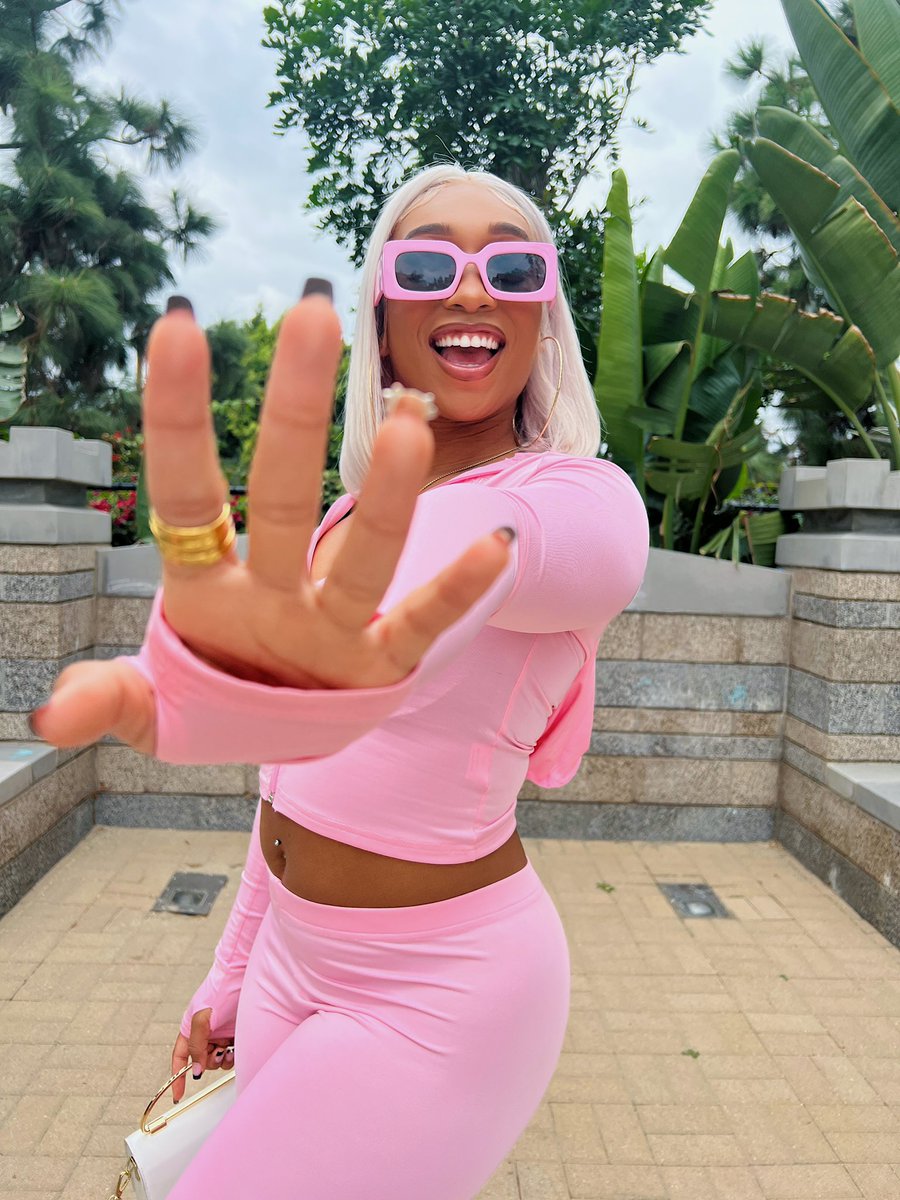 Nilla Allin on Twitter: "Pretty in pink 💕"