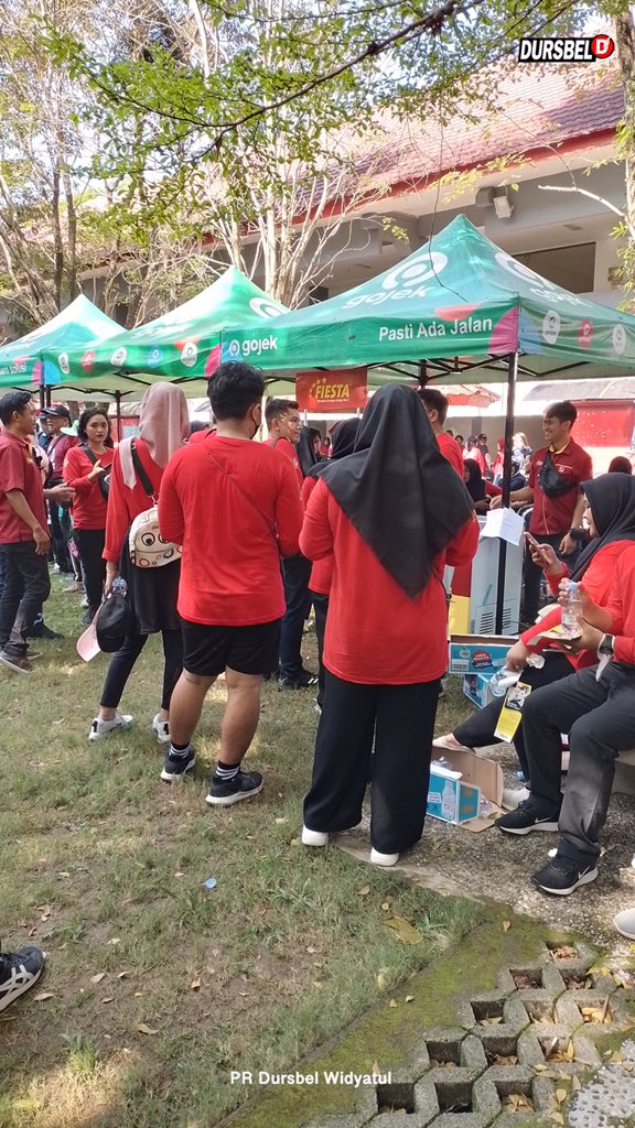 dursbel's tweet photo. Fakultas Ekonomi dan Bisnis (FEB) Universitas Hasanuddin menggelar Dies Natalis ke-74 di Jalan Talamalanrea, 22/10, Kegiatan Dies Natalis tahun ini dirangkaikan dengan berbagai kegiatan, diantaranya jalan santai, peresmian dan penamaan beberapa gedung &amp; ruangan FEB Unhas. https://t.co/WtbuOR0eCS