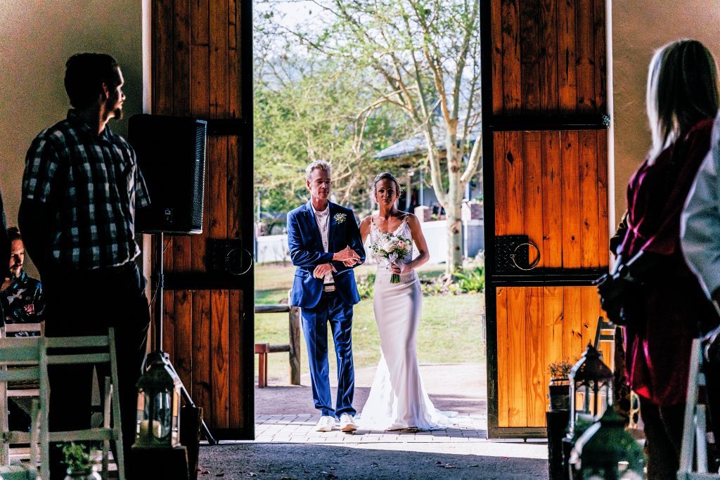 eJam's tweet image. Last month I had the incredible honor of walking my beautiful sister @kirstimae down the aisle…to the violin version of “I get to love you” - @Ruellemusic. I later Googled the 🎼:

“Whatever may come, your heart I will choose,
Forever I’m yours, forever I do,
I get to love you.”