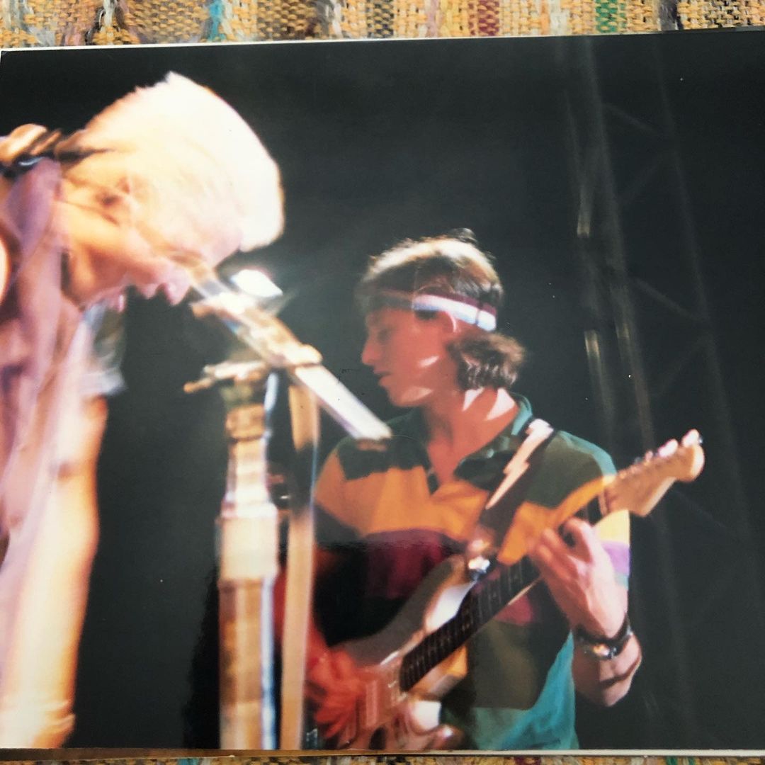 jamie_marsters's tweet photo. Pic of the Day: Blurry @JamesMarstersOf (&amp; his blurry tongue!) possibly (blurry) headbanging (?) on stage with @charliedemars 

#JamesMarsters #CharlieDeMars @GhostoftheRobot #GhostoftheRobot #Blurry #Headbanging #Or #Um #ThrowingUp? #Hyperbole #ButWhoKnows https://t.co/MTVpK0DLN9