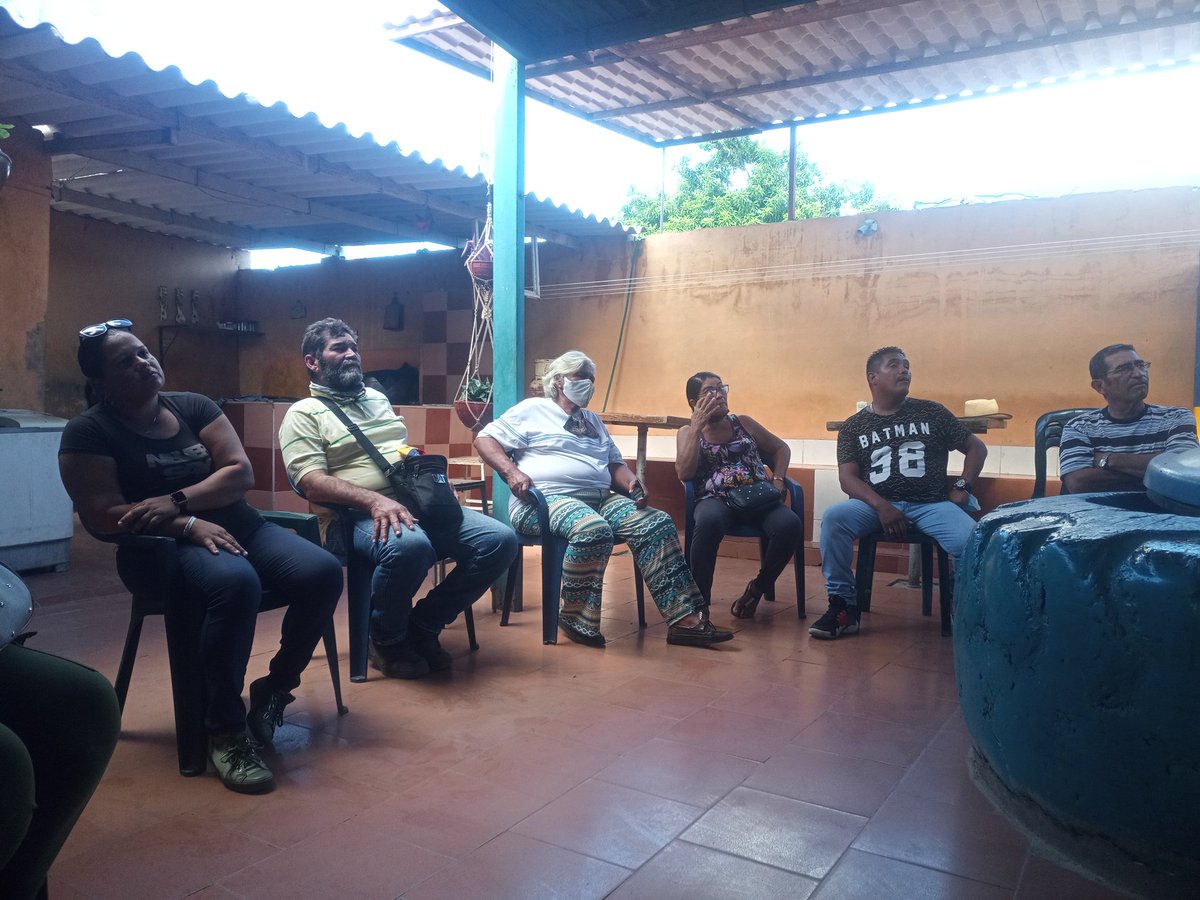 DarioTremont's tweet photo. Y por la tarde continuamos en #PuntoFijo en la parroquia #PuntaCardon afinando y sembrando @RedesVP 

#VoluntadDeLucha
#PorVenezuelaNoTeRindas
#Falcon180° https://t.co/jO3Maf2TSs
