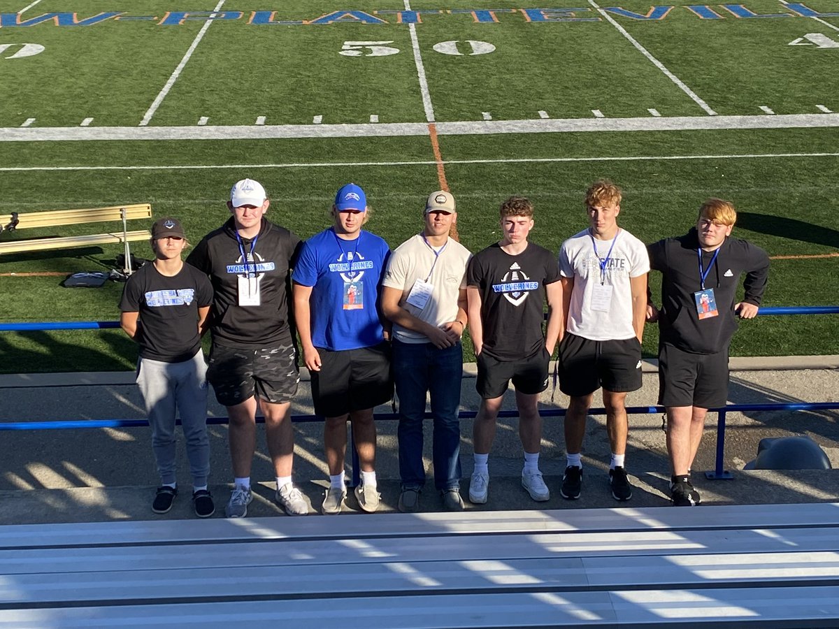 nelson_luecke's tweet photo. Thank you @Ryan_Munz and @CoachSheehan12 for the great game day visit. Awesome game! #swingtheaxe https://t.co/LMRUYiagNh