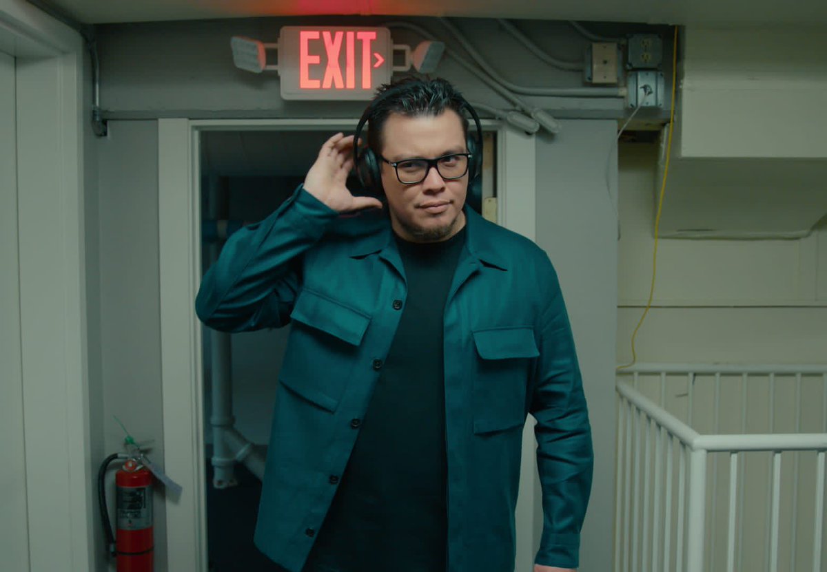 ¡Raza, a las 12 de la noche (dentro de dos horas y media aprox) se estrena #VoyeristaAuditivoNetflix !
Les aviso desde ahorita para que no digan que no se enteraron.
Voy a estar jode y jode con esto, es el cuarto especial y lo pienso cacarear macizo.