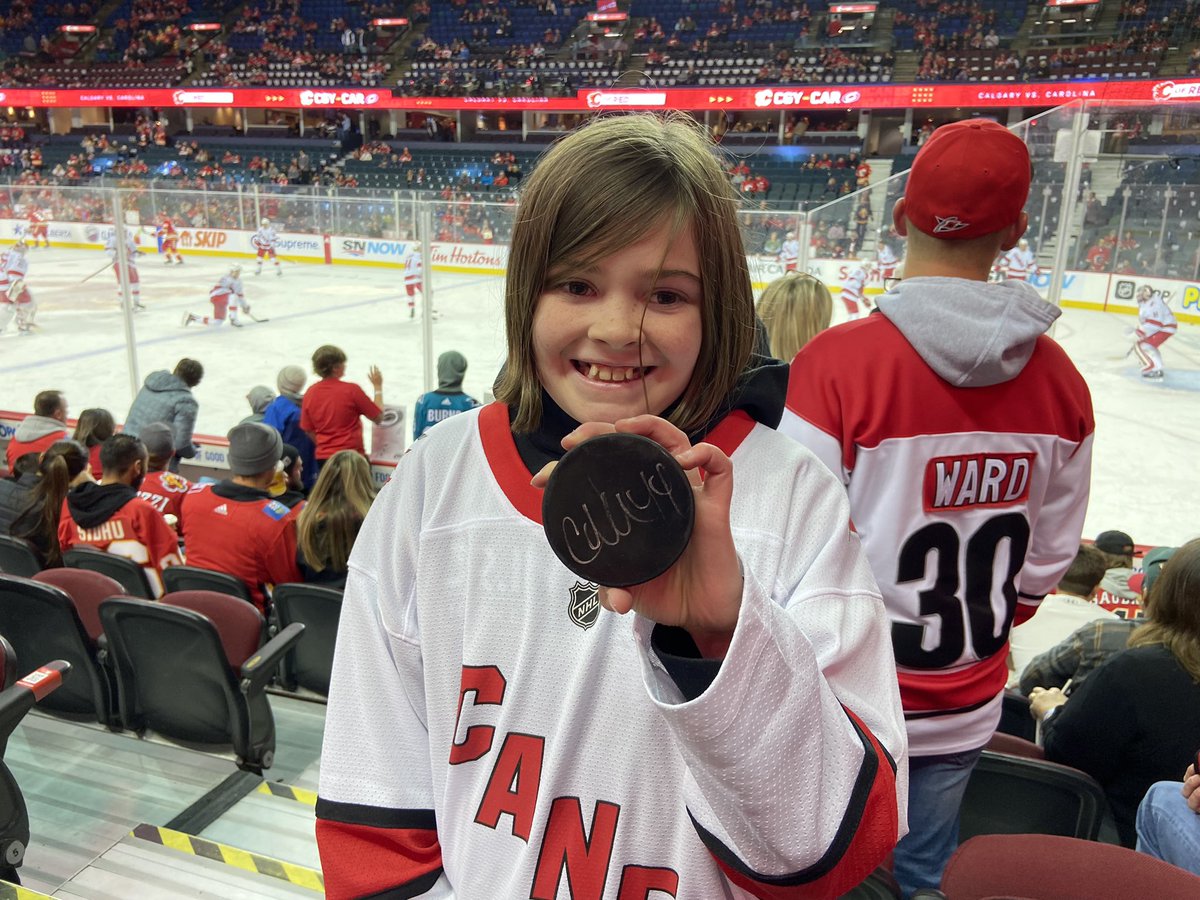 realno1compares's tweet photo. Nice goal @cal_dehaan and thanks for the puck! Guess Reese is good luck @Canes https://t.co/pausrGgjdZ