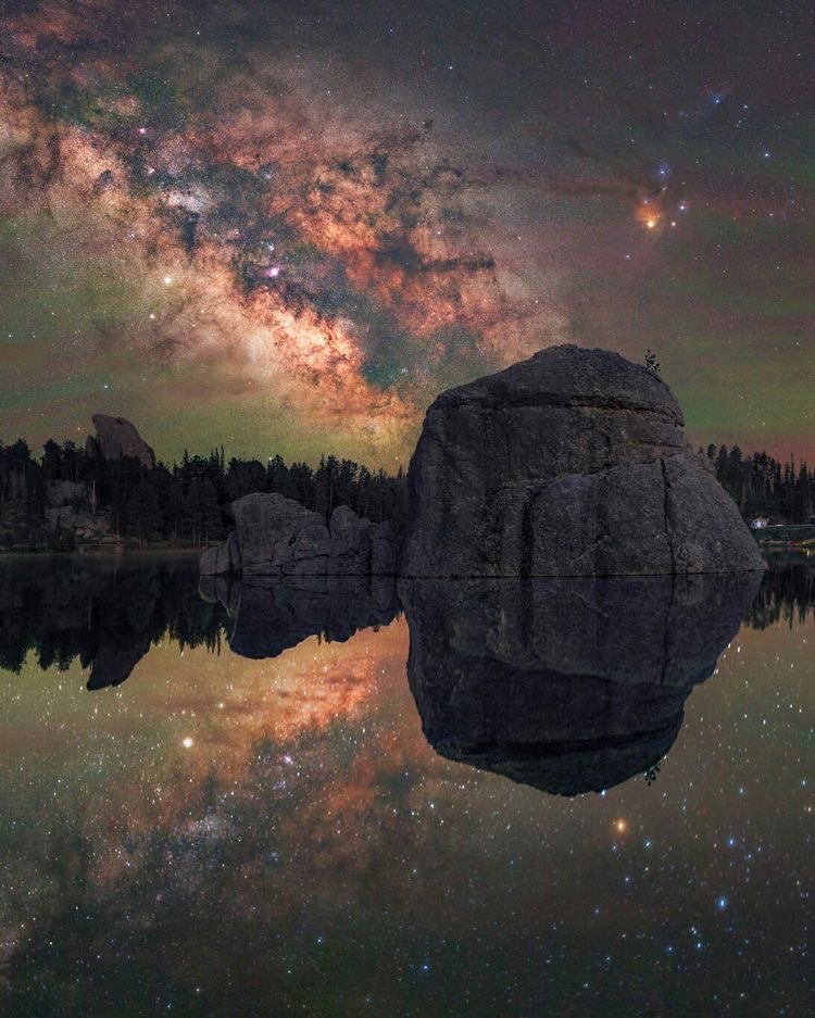 “I salute the light within your eyes where the whole universe dwells. For when you are at that center within you and I am at that place within me, we shall be one.”

~ Crazy Horse, Tȟašúŋke Witkó, (1840-1877) 🪶✨

📸-Slyvan Lake; location of his Vision Quest at 14yrs Old. 🪶✨