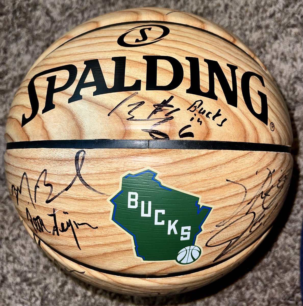 MrAngry247's tweet photo. @Tuff__Crowd @Bucks Thanks again for signing my 2020 2021 @Bucks championship ball! #BucksInSixForever #LetsGetAnother https://t.co/XqRfwsp6bv
