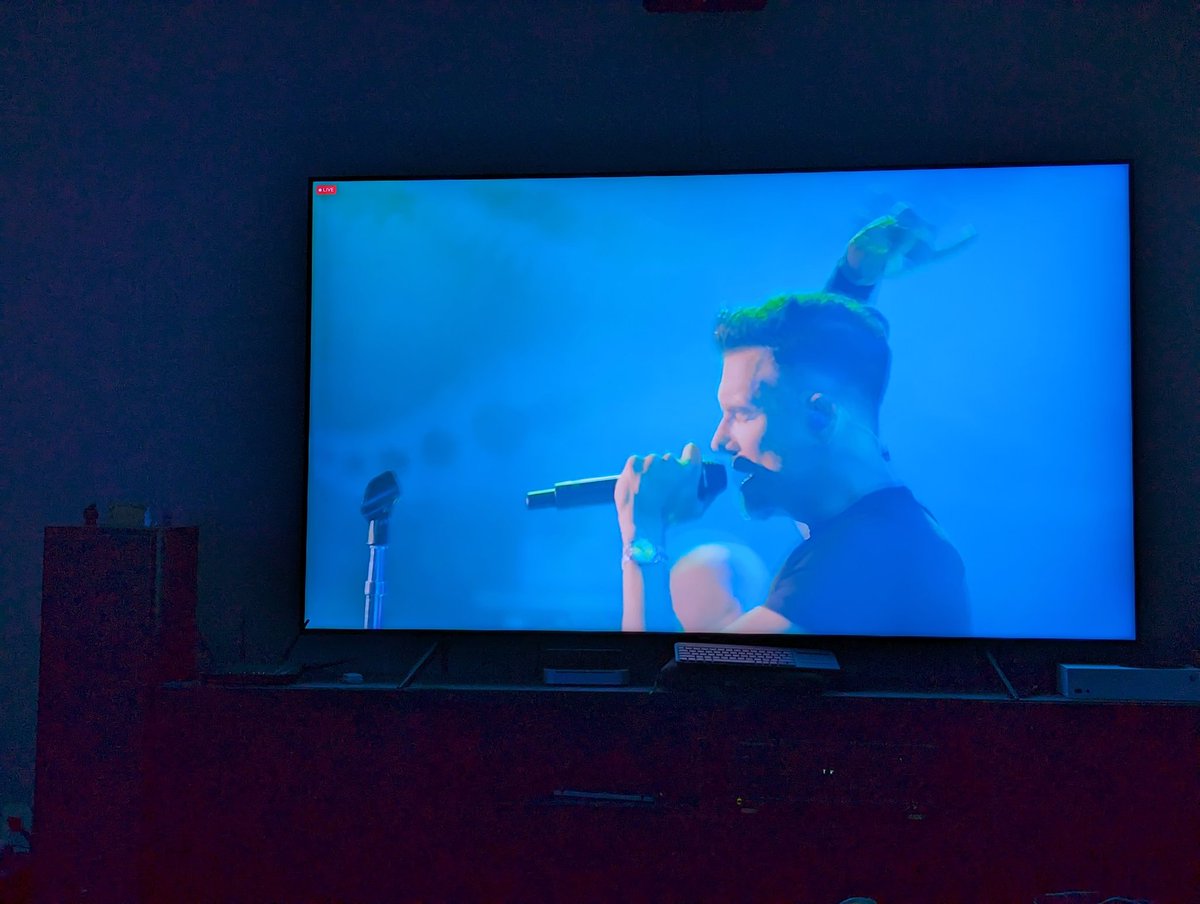 NJMusial's tweet photo. Aww man, and @311 played Gap to end their set. 😂 https://t.co/wRMRQDhzUo