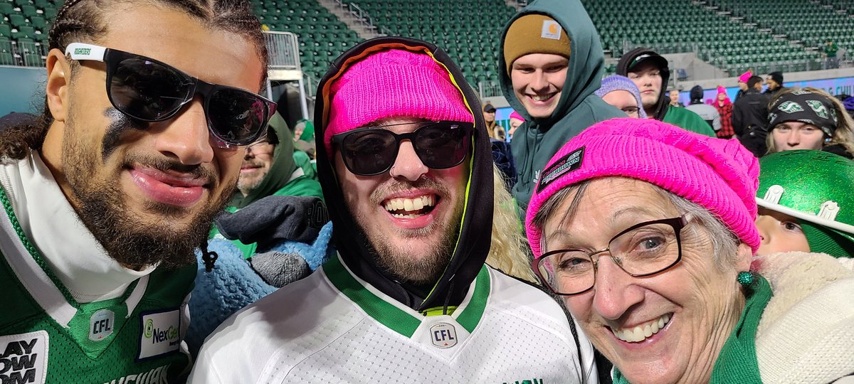 Thank you @ItsKianSB for the photos and support. Means a lot to this 18 year breast cancer survivor! #RiderPride