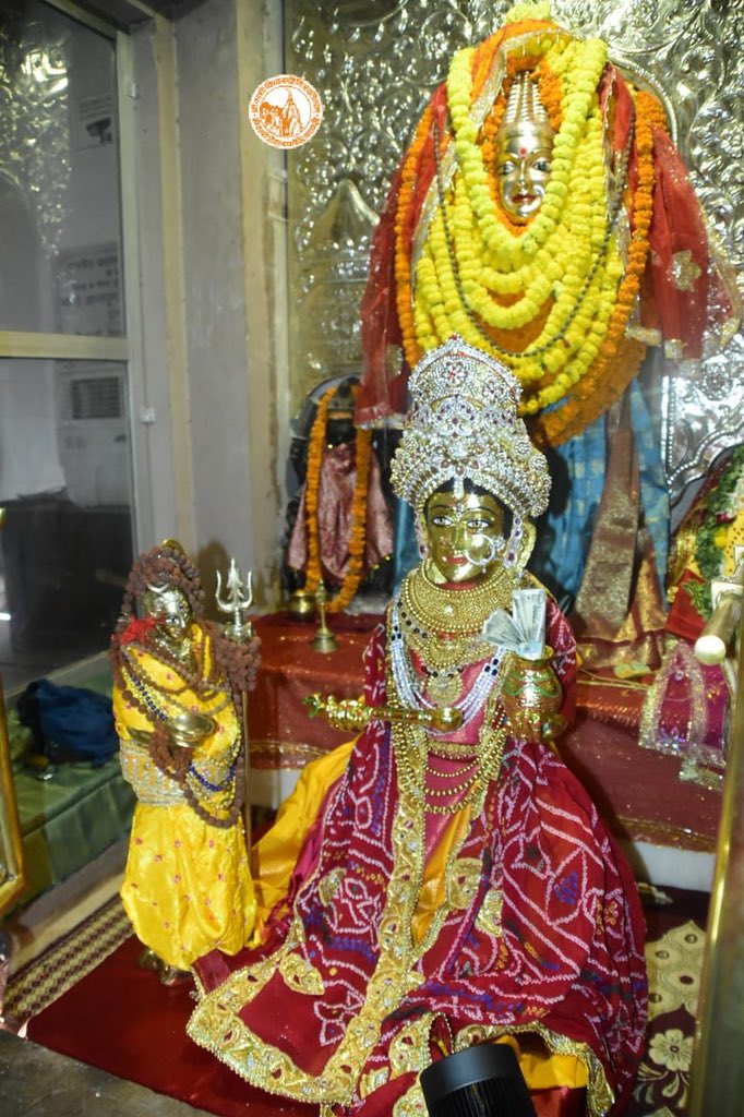 ShriVishwanath's tweet photo. माता अन्नपूर्णा के आज दिनांक 23-10-2022 को श्री काशी विश्वनाथ विश्वना��� में भव्य धाम दर्शन।

#MataAnnpurn #MataAnnpurna #Darshan #Vishwnath #KashiVishwnath #VishwnathDham #Shiva #Mahadev #Blessings #Makeover #Kashi #Varanasi https://t.co/nPhWRzxMU3