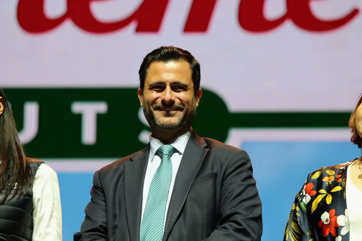 CONCANACO's tweet photo. Impulsando el turismo, nuestro Presidente Héctor Tejada, participó  en la inauguración del Festival Internacional del Globo en la Ciudad de México.
#UnidosEnAccionesPositivas 
#NocheMágicaZócalo https://t.co/A3oU3AtjOM