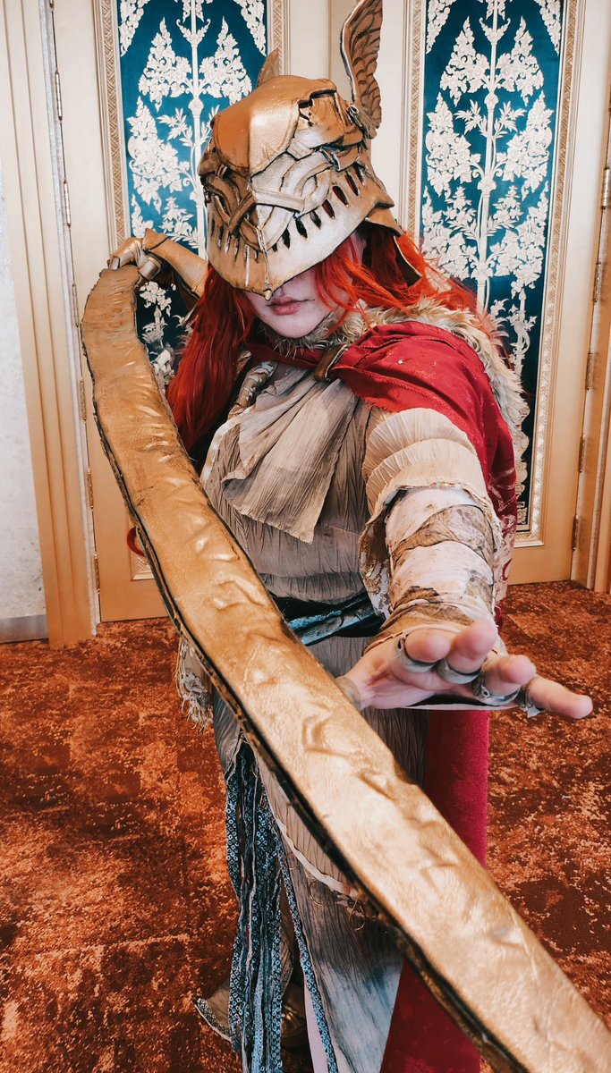 grailvy_'s tweet photo. Previews! From the con yesterday 🫣I love the grunge texture it reflexed 🥹 in peace .. more pic coming up later lad #EldenRing #EldenRingcosplay #Malenia #MaleniaCosplay #GoddessofRot https://t.co/h6GHGNE77r