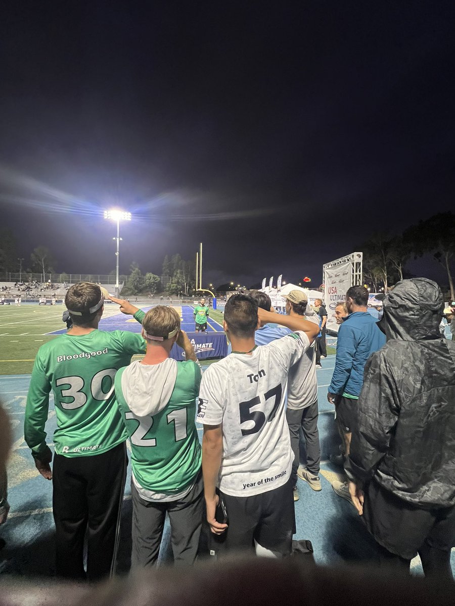 The lads salut our forever captain and Farricker Spirit Award winner <a href="/DavidCranston/">David Cranston</a>. Well deserved sir we’ll deserved