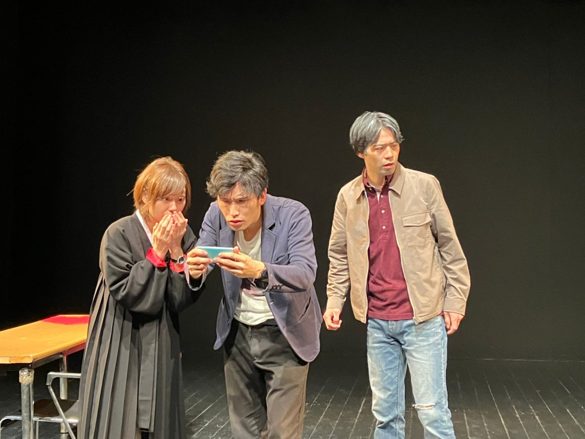 easterkikaku's tweet photo. てっきり、客席無言の中でボケ続ける虚しい有様を想像してたので、ポジティブな意味でカルチャーショックでした!
温かいお客さんと素晴らしい企画にコマッスムニダ!ありがとうございました!
僕らは此処に来ました。
#朱雀の香る風 #kulkuri #バイリンガル演劇祭 https://t.co/m8fcjnaHLp