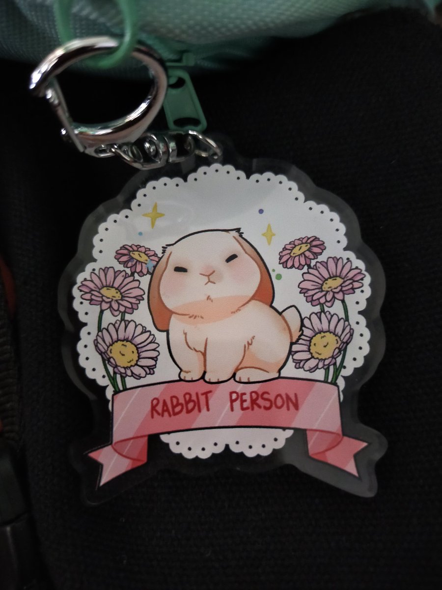 Bought this keychain yesterday and I love it sooo muchh!! 🥺🐰❤️ i love rabbits so so muchhhh