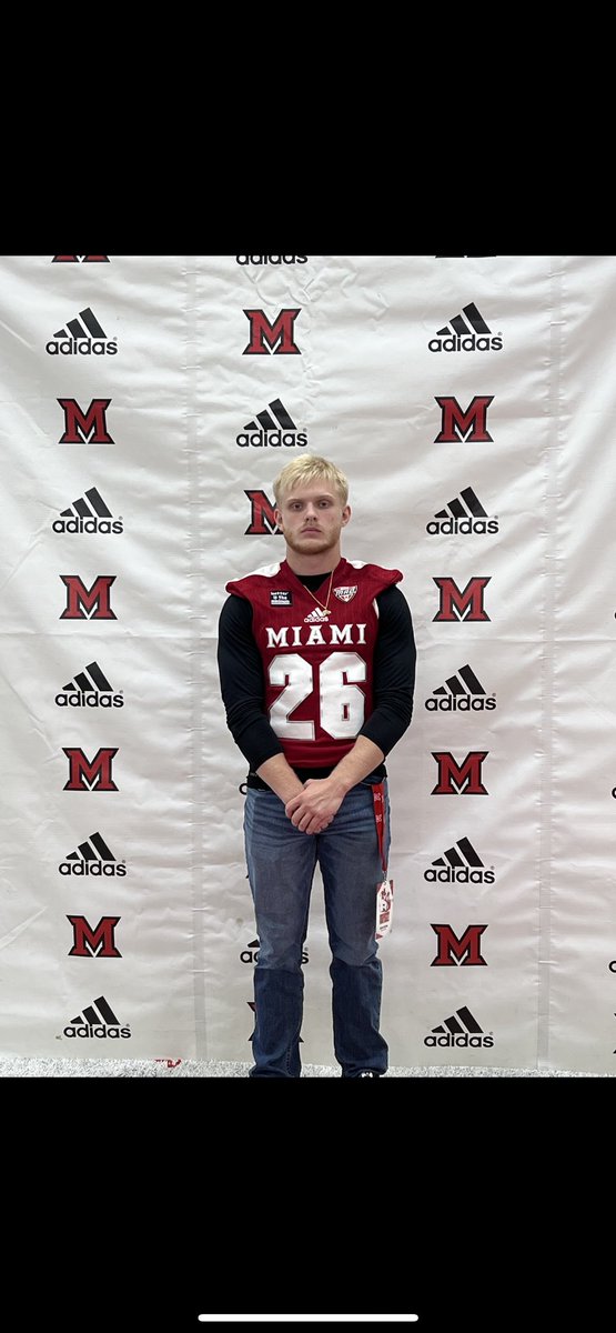 Thank you @RedHawksRecruit for the game day invite. The facility was amazing and the atmosphere was also great as well.