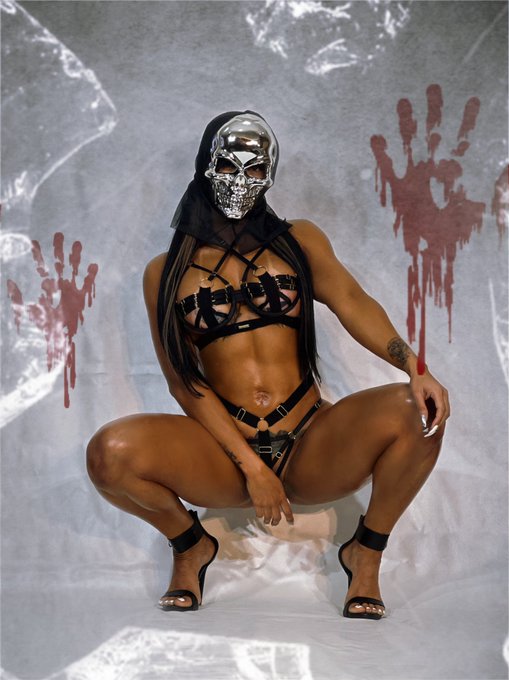 Halloween 🎃 https://t.co/fUJpDwOWls