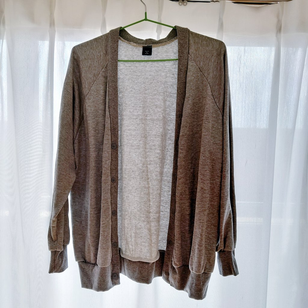 htas_1105_kn's tweet photo. 息子の通学用カーデ。
ロックミシンを買ったので作ってみた。
#こそだてハンドメイド部
#ロックミシン
#SEWBASIC https://t.co/ve71zXWYHw