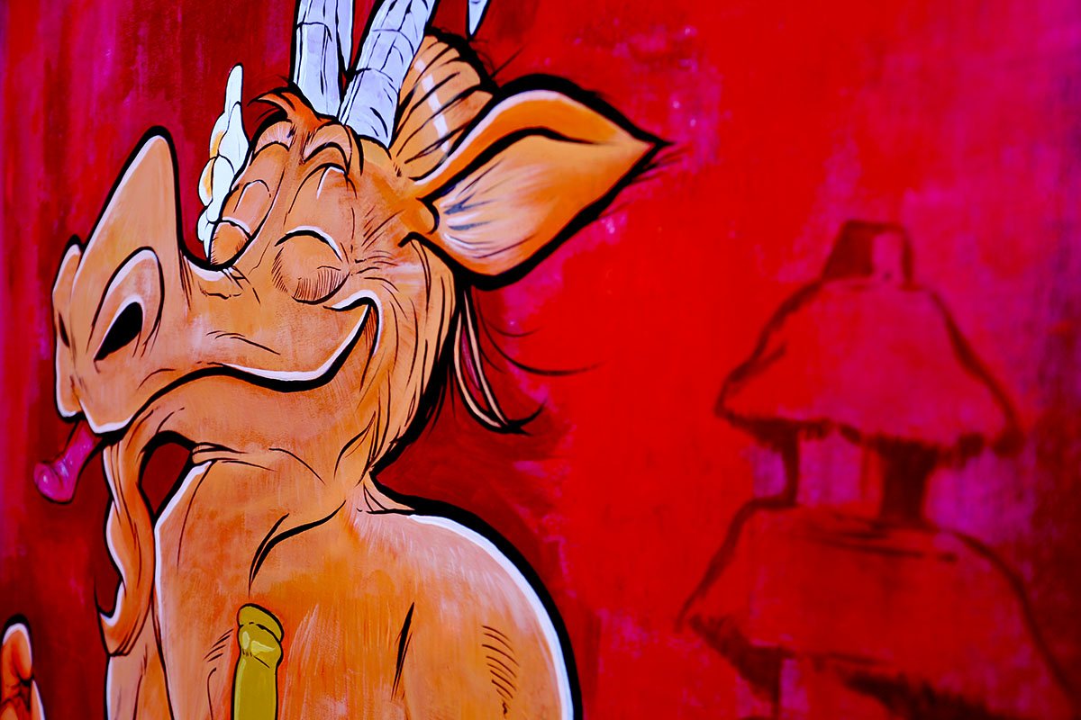 GusDark4's tweet photo. Currently supporting Bali street mums project, For sale original painting and nft for social impact. @muralfestdotcom #localmovement https://t.co/8exFYnr7Z7