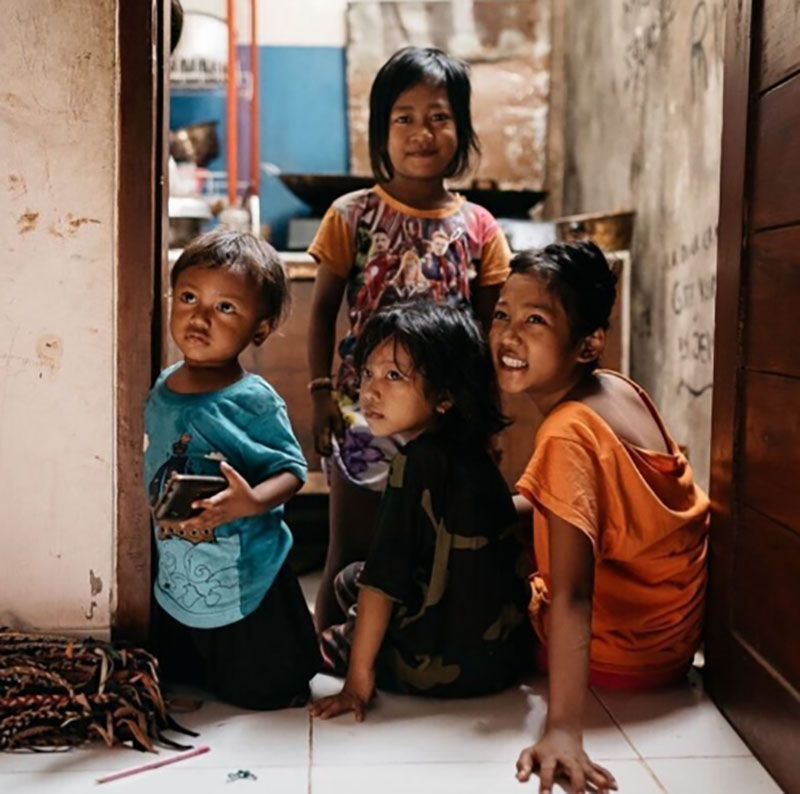 GusDark4's tweet photo. Currently supporting Bali street mums project, For sale original painting and nft for social impact. @muralfestdotcom #localmovement https://t.co/8exFYnr7Z7
