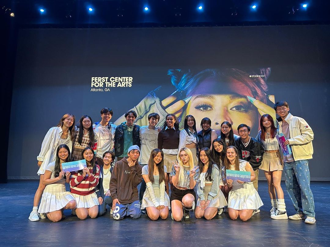 KimSeriUpdates's tweet photo. ๐ข #AleXaUpdate @AleXa_ZB
@/Gtseoulstice IG Post w/ AleXa #AleXaInAtlanta
#AleXa #์๋ ์ฌ #AleXainUSA https://t.co/0HjVpS8UZ7