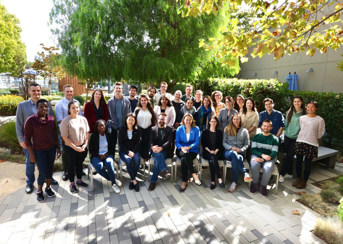 SchmidtFellows's tweet photo. End of day two of our inaugural Senior Fellows conference. Fellows from across our Fellowship community have been sharing their science, discussing challenges, and offering insights. The strongest connections are truly based on friendship. https://t.co/9zc0vYfrut