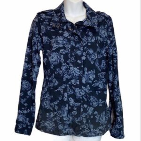 KMoonwillow's tweet photo. So good I had to share! Check out all the items I'm loving on @Poshmarkapp #poshmark #fashion #style #shopmycloset #whitehouseblackmarket #miami: https://t.co/EwFymTb7bT https://t.co/TTg7wzoxEg