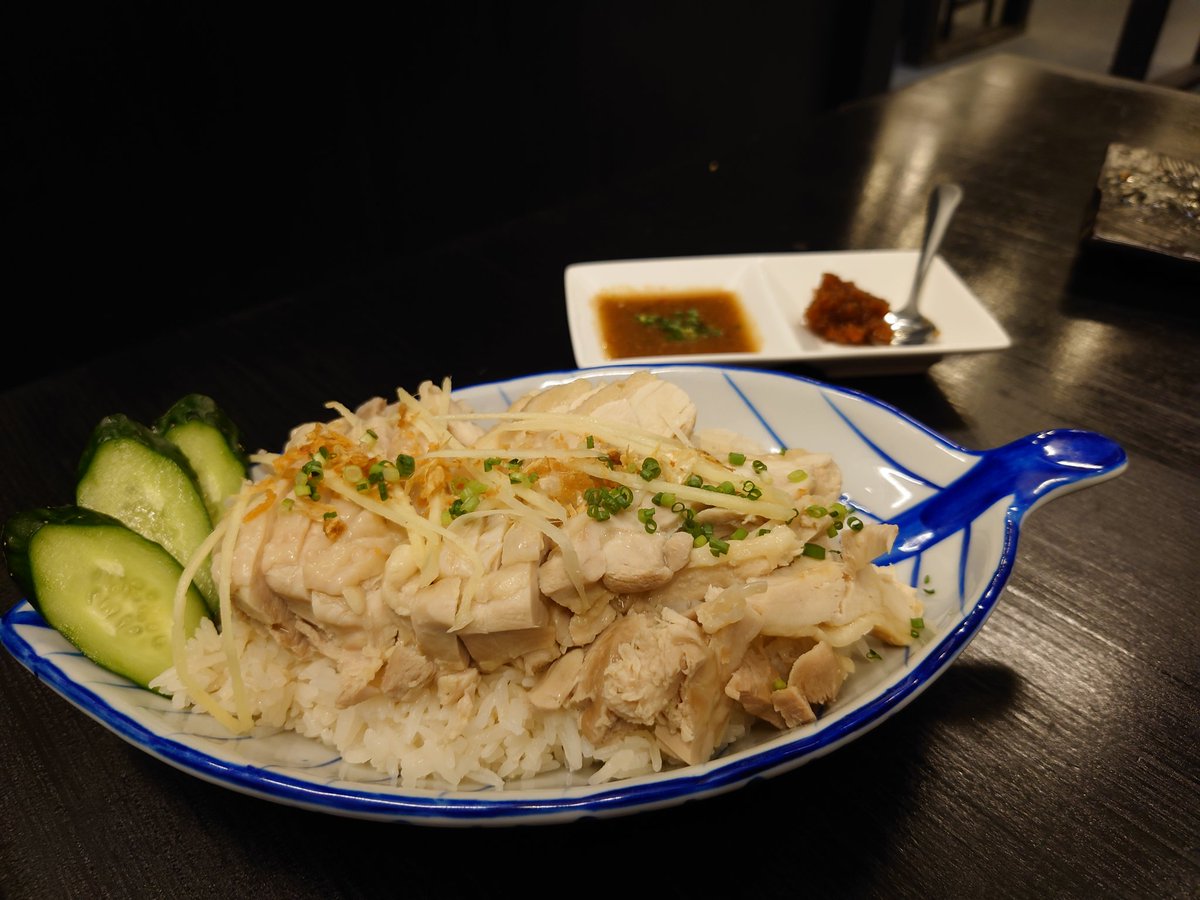 Dream_mori_mori's tweet photo. タイ料理と焼肉が一緒に👌最高すぎる😭
#BlueChang https://t.co/oMRSqDUE1d