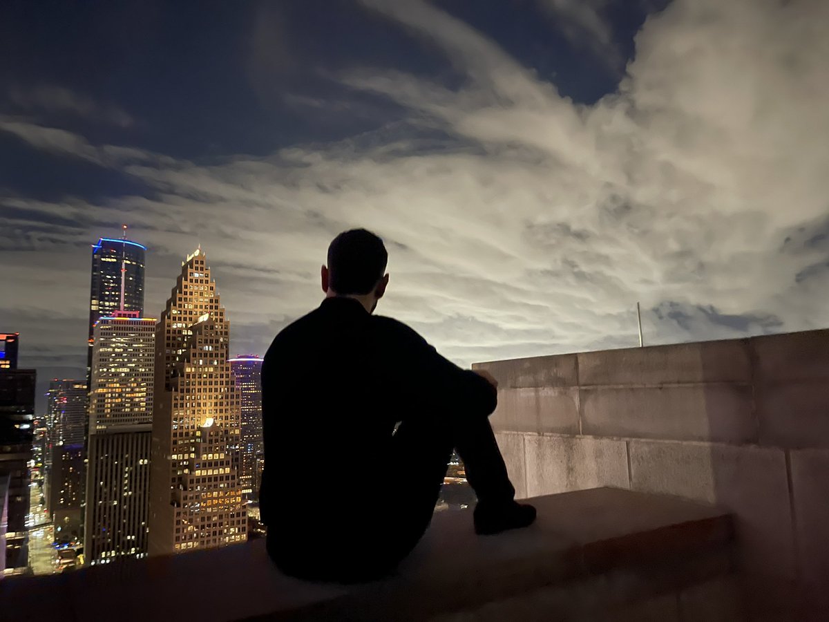 Oscar2295's tweet photo. The sky is the limit 💭🏙️. https://t.co/Qn828XWUuN