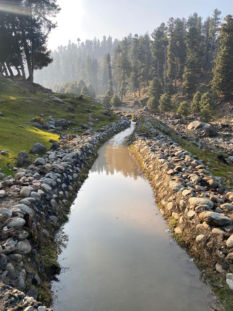 ExEnIrrigation's tweet photo. Batwoder Canal at Yousmarg/Brenwar being charged.Inspection to check for leakages and sufficient discharge flow. https://t.co/00Kf8ls80H