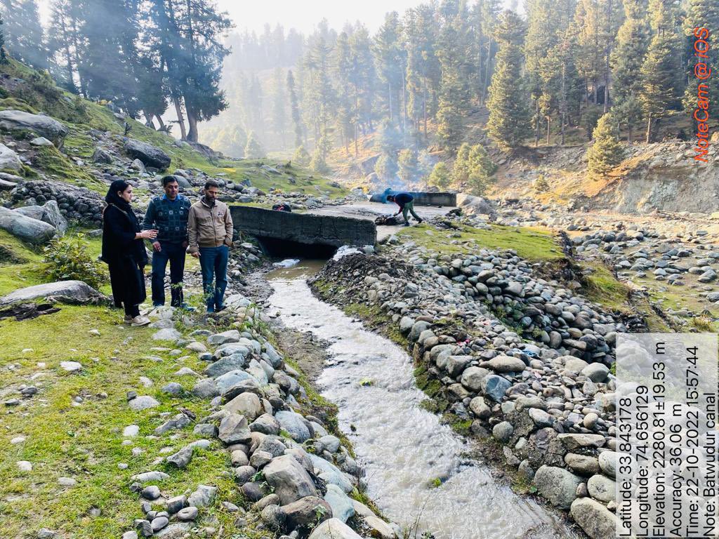 ExEnIrrigation's tweet photo. Batwoder Canal at Yousmarg/Brenwar being charged.Inspection to check for leakages and sufficient discharge flow. https://t.co/00Kf8ls80H