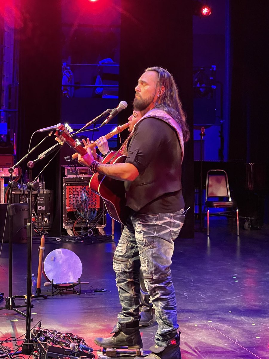 cindymcleod's tweet image. Twin Flames at #abshowcase #inuktituk  @ArtsTouring