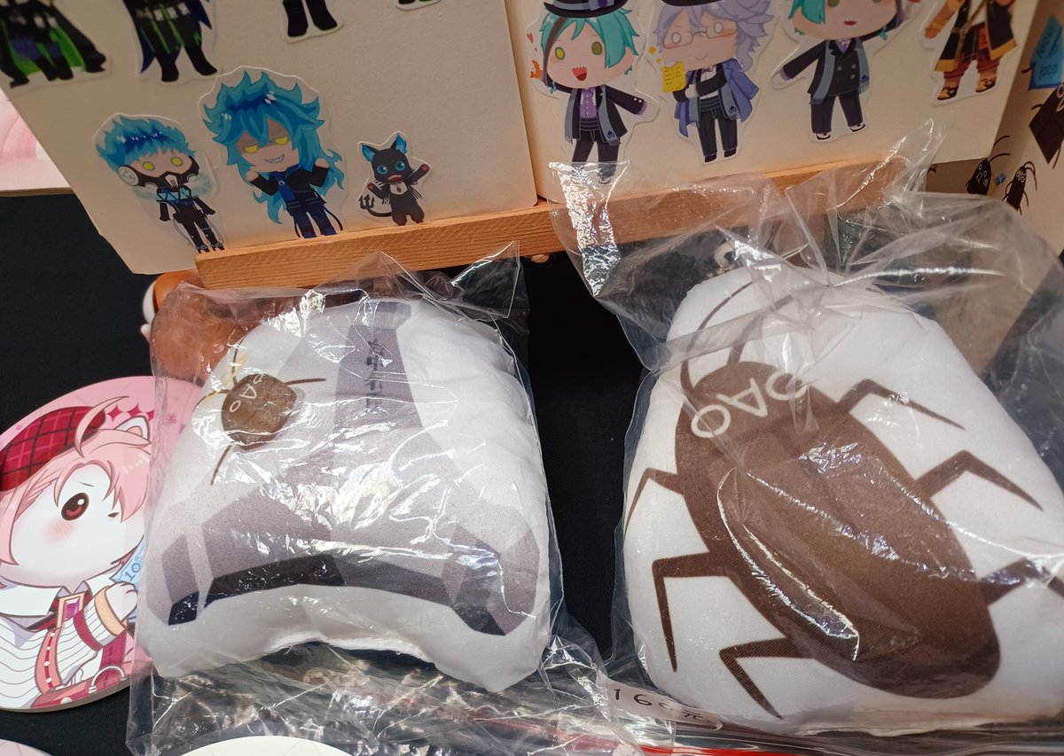 cockroachOVO's tweet image. 在本小強和文二的努力下，小強王國已經擴大了，這裡持續發展人強友愛互助的理念，小強萬萬歲！

CWT-H01《新竹場》
—
活動地點│新竹市東區林森路32號一樓
活動時間│10月23日
活動攤位│雯青不文青週日B16
—
#CWTH #場次宣傳 #新竹場 #CWT #場次 #同人展  #創作 #小強顏文字 #二創周邊