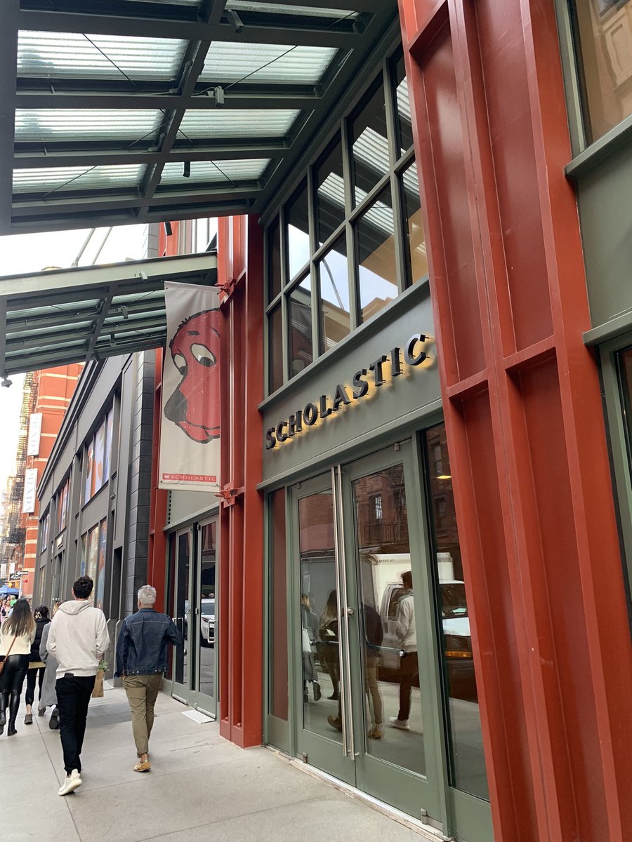 fssenglish's tweet photo. After the ferry, Mr. BC helped out with some street performers and we toured some iconic NYC neighbourhoods like the financial district, Chinatown, Little Italy, and Soho https://t.co/RzcfM7Ew91