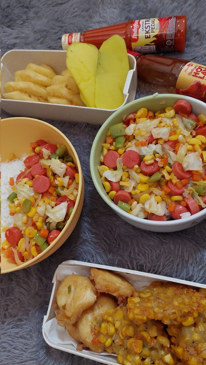FOOD_FESS's tweet photo. Guis yang ngekos masak sendiri boleh bagi inspirasi masakan gaa? Sender tiap hari bingung mau masak apa, mana biasanya pas belanja jagung mulu yang dibeli:((
Tia~ https://t.co/9nUwdhXqBU