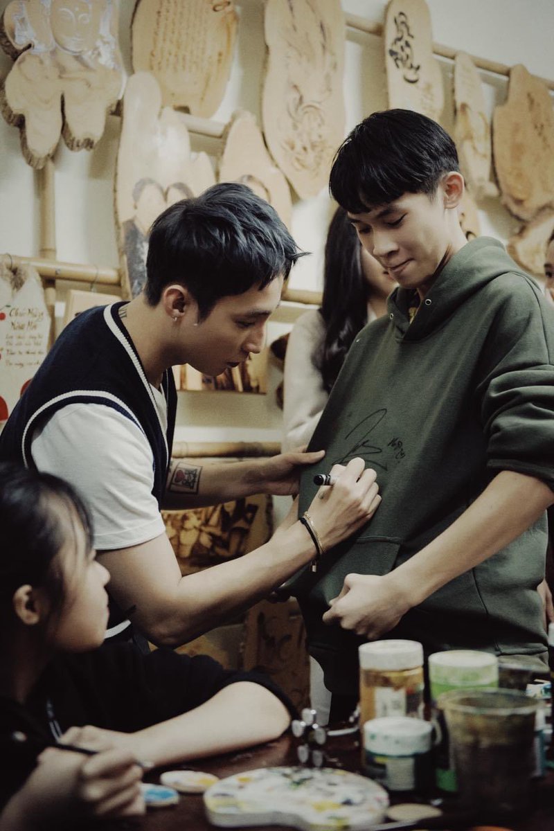 anhduong710's tweet photo. chàng trai tình cảm, luôn tự hào về anh ❤️

Dreams In The Sky

@sontungmtp777 
#SonTungMTP
#SKYDECADE 

#STANWORLD #SWUnionWarmUp. https://t.co/8SxrIz2sXM