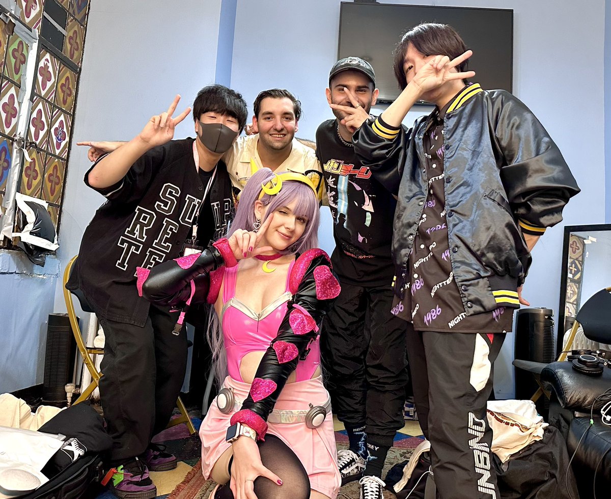 ミカヅキBIGWAVE (@mikazukibigwave) on Twitter photo GREAT TIME WITH <a href="/nighttempo/">Night Tempo 夜韻</a> <a href="/VantageNoise/">VANTAGE//</a> <a href="/skylar__spence/">Skylar Spence</a> <a href="/official_hirari/">hirariann 👼 コミケ106日曜日 西お21ab</a> ♪
See you next time in Tokyo 🙏🌙🌙 GREAT TIME WITH <a href="/nighttempo/">Night Tempo 夜韻</a> <a href="/VantageNoise/">VANTAGE//</a> <a href="/skylar__spence/">Skylar Spence</a> <a href="/official_hirari/">hirariann 👼 コミケ106日曜日 西お21ab</a> ♪
See you next time in Tokyo 🙏🌙🌙