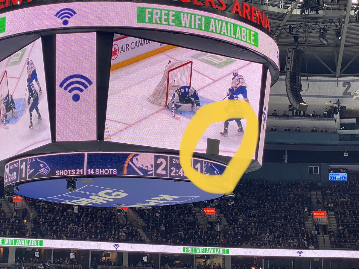 jkaa_3's tweet photo. Hey @fr_aquilini https://t.co/6gNMZm4ZqE
