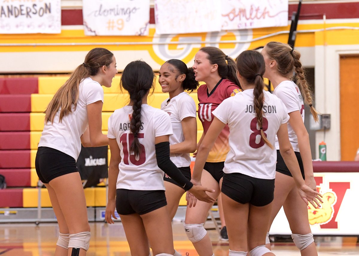 STORY + VIDEO + PHOTOS: Wilson made sure there was no slow start on Saturday afternoon as they swept aside previously-unbeaten Serrano. The Bruins are now headed to the Division 3 quarterfinals next Wednesday. the562.org/2022/10/22/cif…