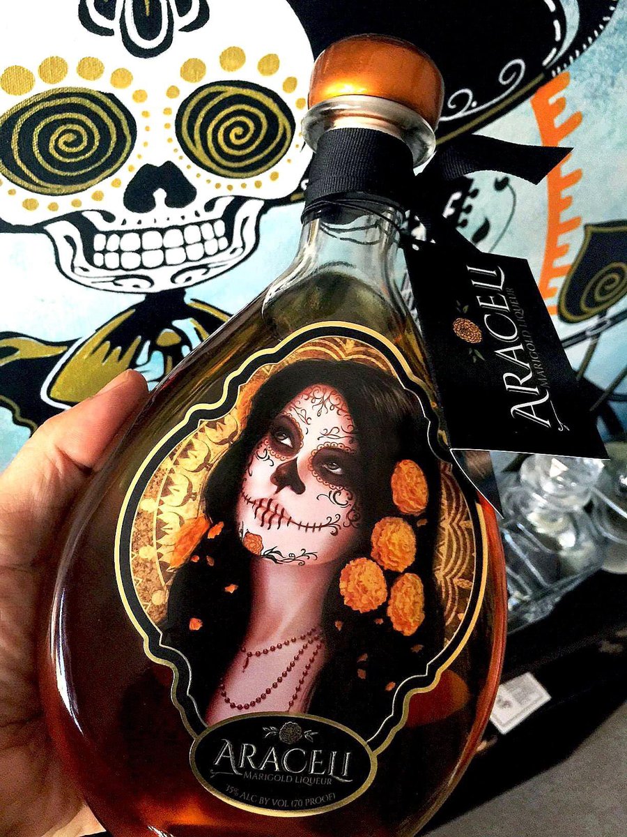The most unique and most delicious Dia de Los Muertos Liqueur ever created! 🥃🧡 

#aracelimarigoldliqueur #araceli #marigold #liqueur #margarita #sugarskulltattoo #hechoenmexico #happyfall #fallismyfavorite #dayofthedead #díadelosmuertos #cempasuchil
