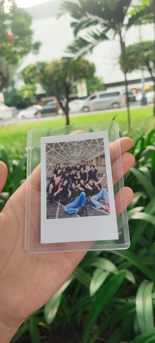 builuvvee's tweet photo. Thank youu po sa freebies 🫶🏻💙🤍@MileApoFamPh524#KPWorldTourManila https://t.co/HIrGJMoxo1