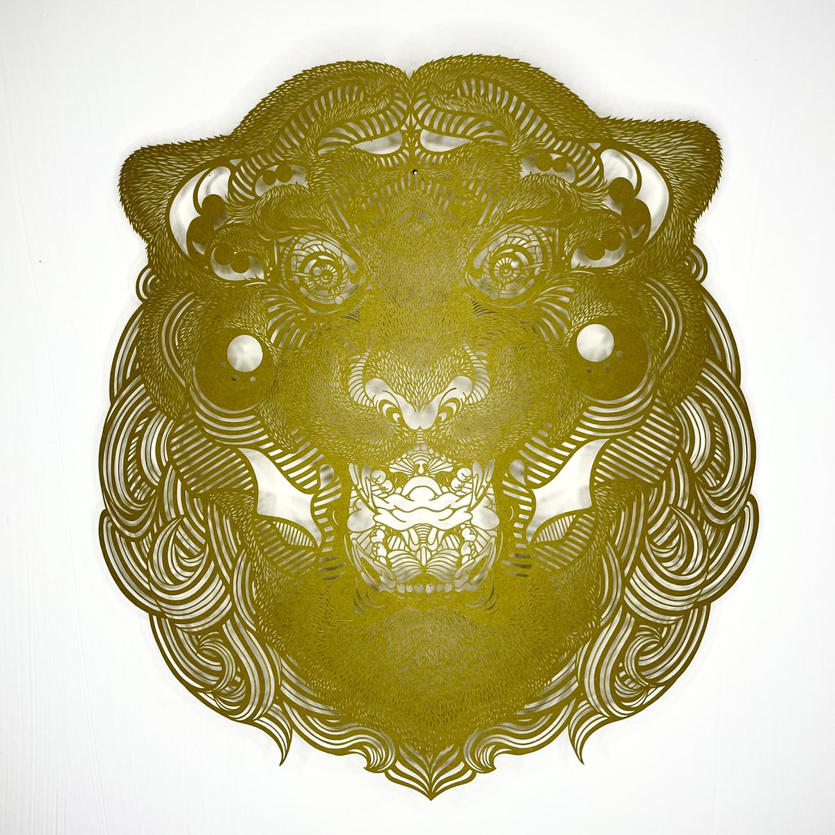 「一枚の紙から切り出す立体感とグラデーション。 #切り絵 #papercuttin」|下村優介【現代切り絵作家】のイラスト