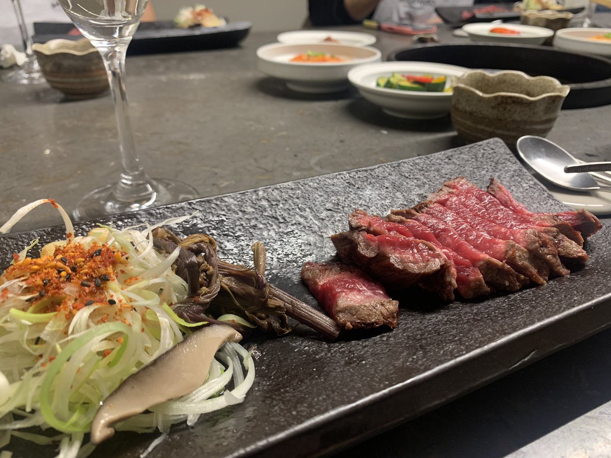 soomokworld's tweet photo. 토끼갱 파티 중 🎉🍾
@kittogang #토끼갱 https://t.co/RQsg1KAjGp