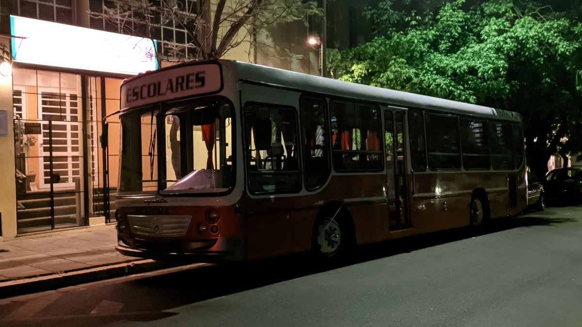 CiudadDeBondis's tweet photo. Un #Ugarte #MB1315 ex Linea 17 a metros de Taller Polvorín #LaNocheDeLosMuseos https://t.co/xs1h2LxIdQ