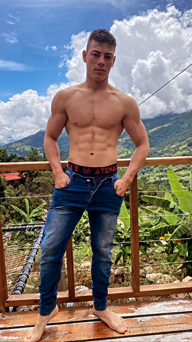 NickZack17's tweet photo. Para más contenido sígueme      https://t.co/F4cPQGuoSv                😈😈 https://t.co/Z8NMSXv3ch