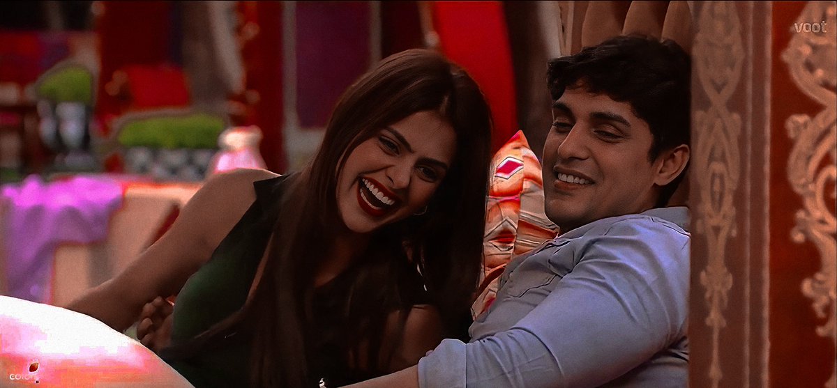jeoncloudyy's tweet photo. their comfort level with eachother 🥰♥️  >>  

#PriyAnkit • #BiggBoss16 https://t.co/fdu0ZeAw12