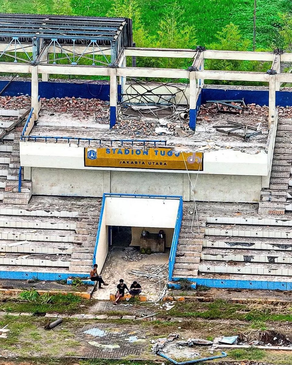 Mah5Utari's tweet photo. Stadion Tugu JAKARTA UTARA telah memulai tahap revitalisasi, lapangan &amp; tribun penonton dirombak habis jadi stadion khusus sepakbola (tanpa track atletik), diharapkan dalam 1thn November 2023 sdh selesai dan bs digunakan Persitara Jakarta Utara.

Tanpa nunggu Tim TaskForce PSSI~ https://t.co/9AUaFrsY65